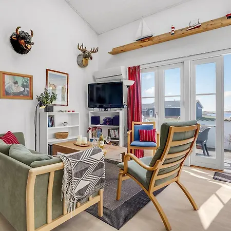3 Bedroom Awesome In Casa de Férias Vestervig